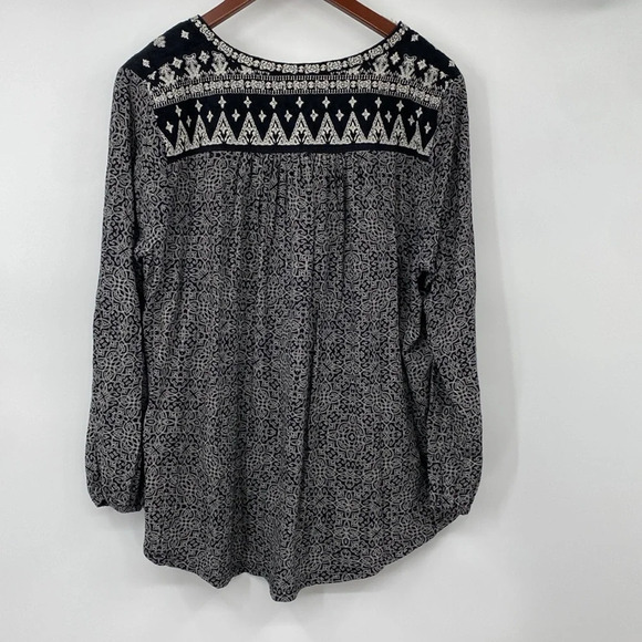 Lucky Brand Top Women’s size 1X Black White Embroidered Long Sleeve Boho Print‎ - Picture 7 of 12